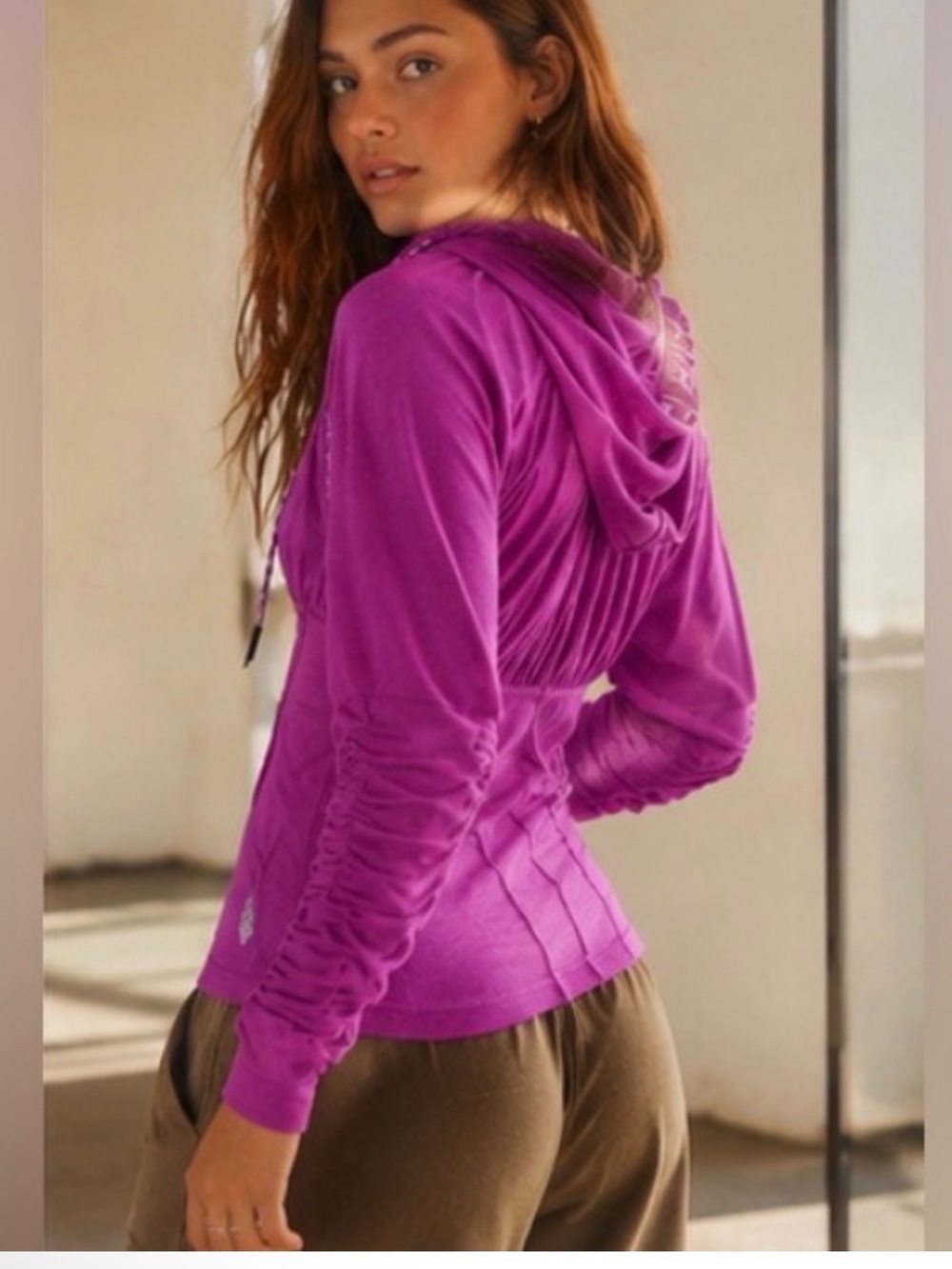 FP Movement Ruched Sleeve Hooded Corset Top XS Magenta Berry Pullover NWOT - Picture 3 of 7